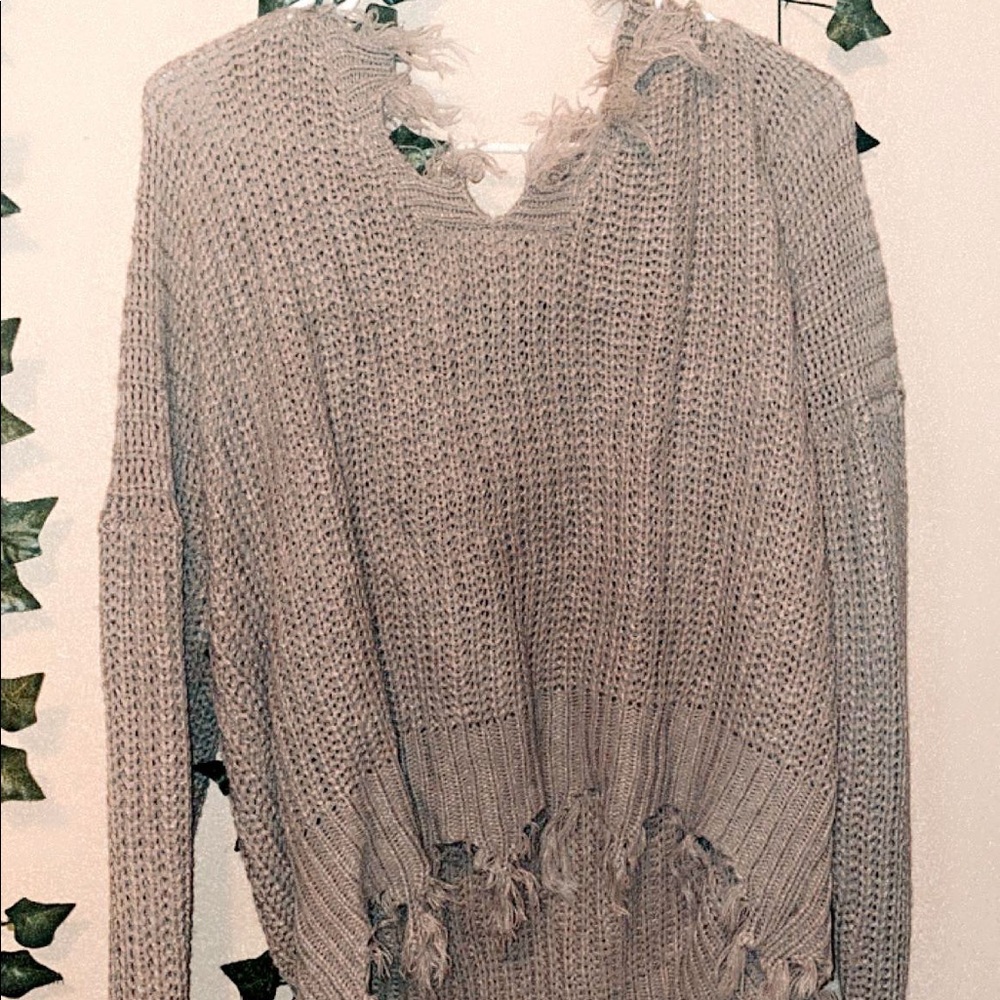 Super cute nothings wrong with it just want it out of my closet!!